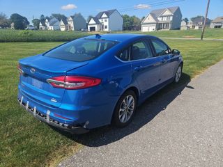 2020 Ford Fusion SE - Exterior Rear Right Corner Image